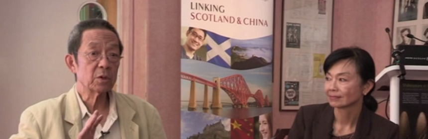 Lin Zhaohua speaking to the room