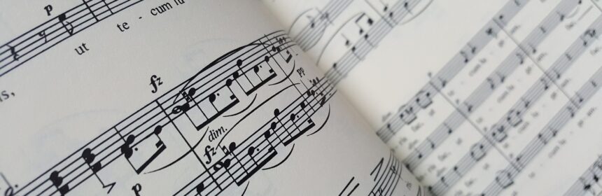 Black and white image of sheet music